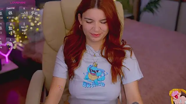 Snapshot of RedShinee chatting on October 28, 2025, 7:56 am RedShinee online show from October 28, 2025, 7:56 am