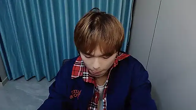 xiaottt1918 online show from April 1, 2026, 1:41 pm