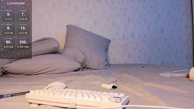 Snapshot of Spliti_moon chatting on March 4, 2025, 2:32 pm Spliti moon online show from March 4, 2025, 2:32 pm