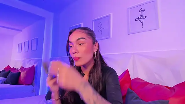 scarlet castro online show from April 7, 2026, 5:02 pm