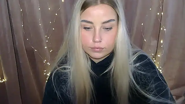 Snapshot of KristyHoney chatting on December 16, 2024, 10:50 am KristyHoney online show from December 16, 2024, 10:50 am