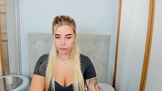 Snapshot of KristyHoney chatting on March 9, 2025, 9:46 am KristyHoney online show from March 9, 2025, 9:46 am