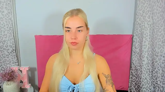 Snapshot of KristyHoney chatting on October 13, 2025, 7:08 am KristyHoney online show from October 13, 2025, 7:08 am