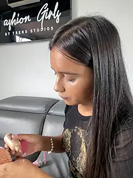 Snapshot of RoxyRoss_ chatting on February 1, 2025, 2:02 pm RoxyRoss online show from February 1, 2025, 2:02 pm