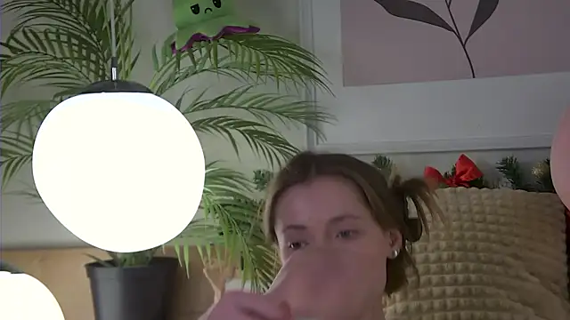 Snapshot of AshleyDouglas chatting on December 16, 2024, 1:43 pm AshleyDouglas online show from December 16, 2024, 1:43 pm