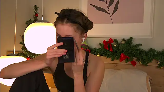 Snapshot of AshleyDouglas chatting on January 6, 2025, 3:42 am AshleyDouglas online show from January 6, 2025, 3:42 am