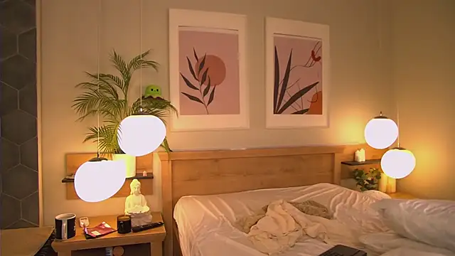 Snapshot of AshleyDouglas chatting on March 7, 2025, 5:51 am AshleyDouglas online show from March 7, 2025, 5:51 am