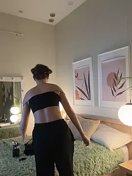 Snapshot of AshleyDouglas chatting on March 9, 2025, 4:27 am AshleyDouglas online show from March 9, 2025, 4:27 am