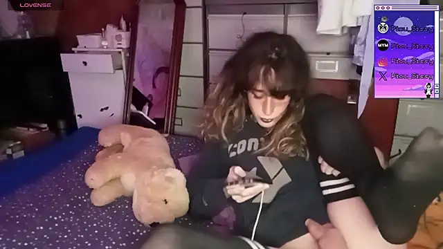 Snapshot of piou-sissy chatting on October 27, 2025, 9:19 pm piou-sissy online show from October 27, 2025, 9:19 pm