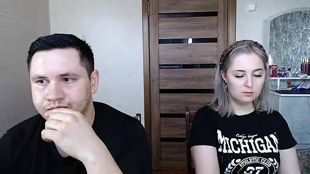 Snapshot of Kristy-Max chatting on February 23, 2025, 10:39 am Kristy-Max online show from February 23, 2025, 10:39 am