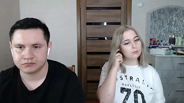 Snapshot of Kristy-Max chatting on March 1, 2025, 2:15 am Kristy-Max online show from March 1, 2025, 2:15 am