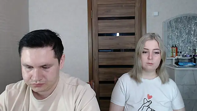 Snapshot of Kristy-Max chatting on March 6, 2025, 8:27 pm Kristy-Max online show from March 6, 2025, 8:27 pm