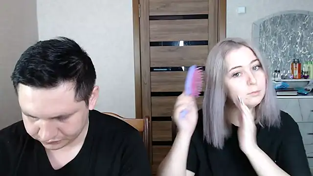 Snapshot of Kristy-Max chatting on March 7, 2025, 6:43 pm Kristy-Max online show from March 7, 2025, 6:43 pm