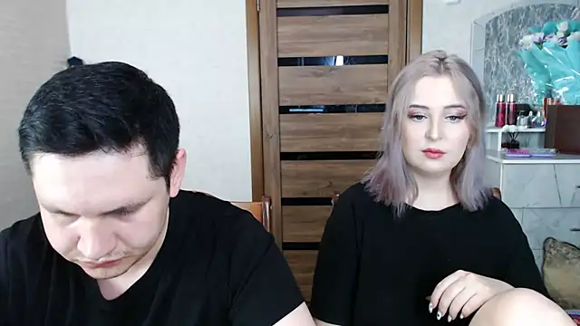 Snapshot of Kristy-Max chatting on March 9, 2025, 9:36 pm Kristy-Max online show from March 9, 2025, 9:36 pm