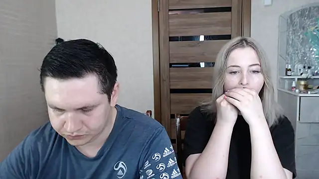 Snapshot of Kristy-Max chatting on March 18, 2025, 8:14 am Kristy-Max online show from March 18, 2025, 8:14 am