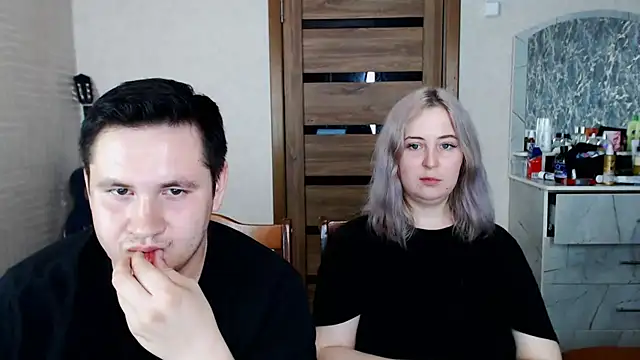 Snapshot of Kristy-Max chatting on March 21, 2025, 10:06 pm Kristy-Max online show from March 21, 2025, 10:06 pm