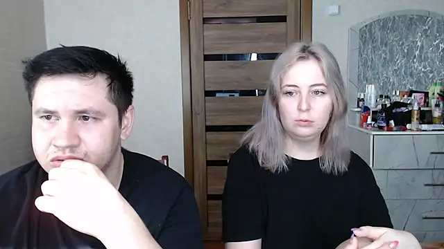 Snapshot of Kristy-Max chatting on March 22, 2025, 6:33 am Kristy-Max online show from March 22, 2025, 6:33 am