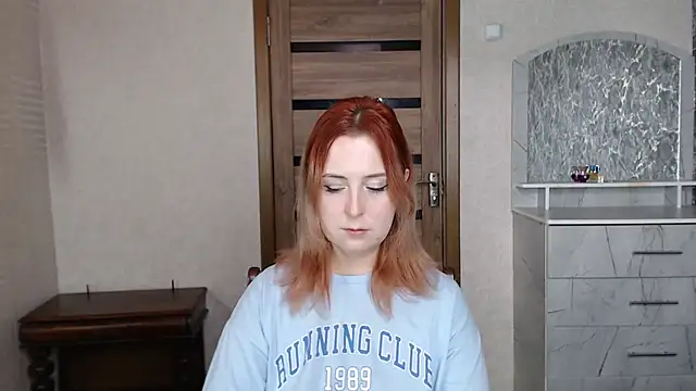 Snapshot of Kristy-Max chatting on September 22, 2025, 10:17 am Kristy-Max online show from September 22, 2025, 10:17 am