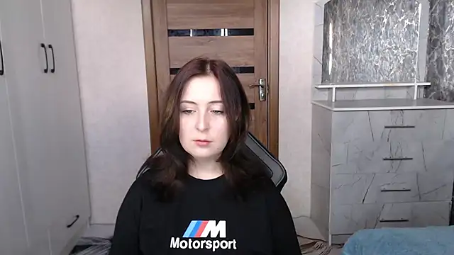 Snapshot of Kristy-Max chatting on November 1, 2025, 10:39 am Kristy-Max online show from November 1, 2025, 10:39 am