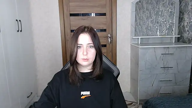 Snapshot of Kristy-Max chatting on November 1, 2025, 10:45 pm Kristy-Max online show from November 1, 2025, 10:45 pm