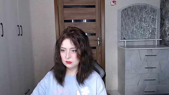 Snapshot of Kristy-Max chatting on November 4, 2025, 6:45 am Kristy-Max online show from November 4, 2025, 6:45 am