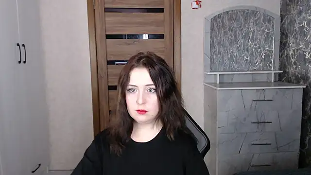 Snapshot of Kristy-Max chatting on November 4, 2025, 9:14 pm Kristy-Max online show from November 4, 2025, 9:14 pm