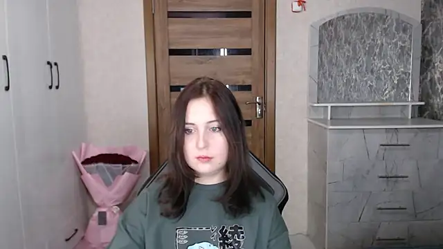 Snapshot of Kristy-Max chatting on November 5, 2025, 9:15 pm Kristy-Max online show from November 5, 2025, 9:15 pm