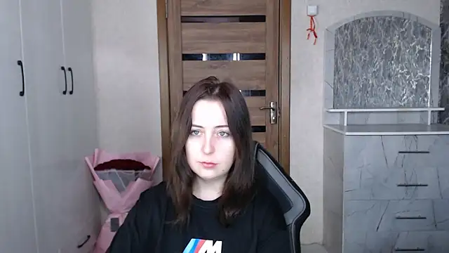 Snapshot of Kristy-Max chatting on November 7, 2025, 4:34 am Kristy-Max online show from November 7, 2025, 4:34 am