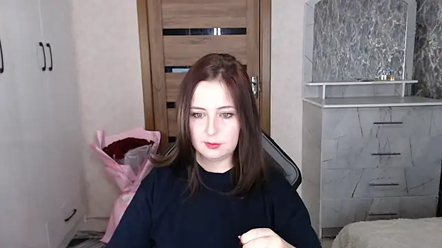 Snapshot of Kristy-Max chatting on November 10, 2025, 8:19 pm Kristy-Max online show from November 10, 2025, 8:19 pm