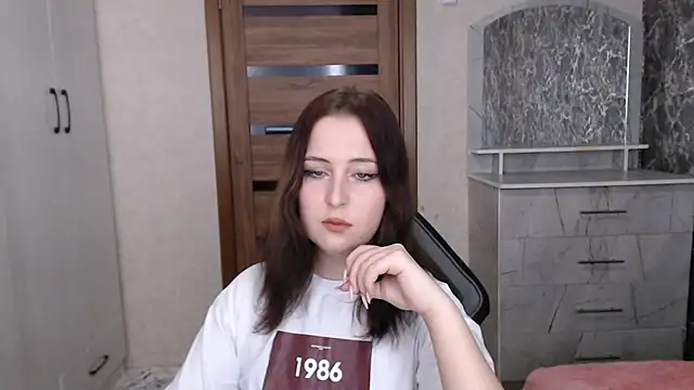 Snapshot of Kristy-Max chatting on November 22, 2025, 8:08 pm Kristy-Max online show from November 22, 2025, 8:08 pm