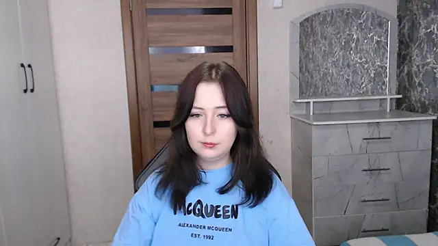 Snapshot of Kristy-Max chatting on December 14, 2025, 7:25 am Kristy-Max online show from December 14, 2025, 7:25 am