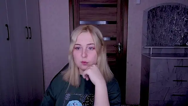 Kristy-Max online show from March 8, 2026, 10:35 pm