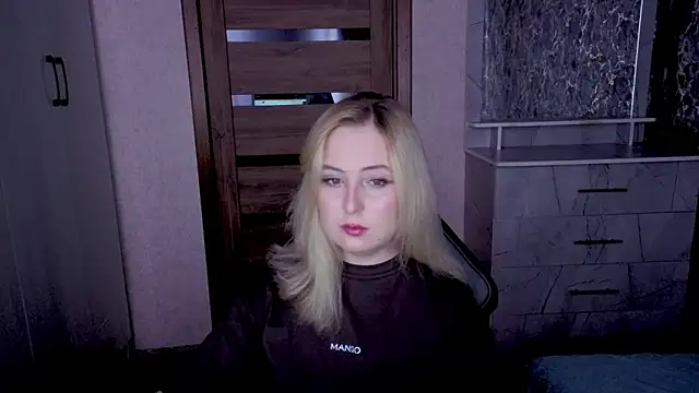 Kristy-Max online show from May 17, 2026, 9:22 pm