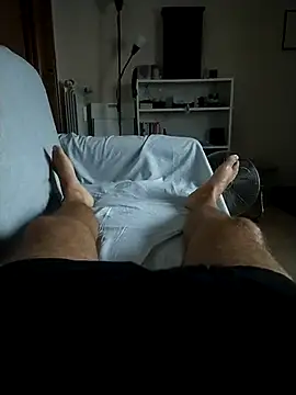 user 662 online show from July 23, 2026, 9:35 pm