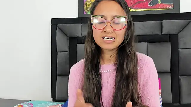 tatiana valencia online show from December 28, 2024, 3:15 pm