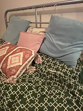 Snapshot of saskiapierce chatting on October 25, 2025, 5:40 pm saskiapierce online show from October 25, 2025, 5:40 pm