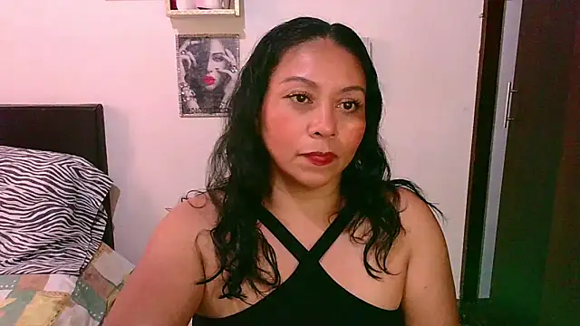 Snapshot of zaray_bella chatting on February 7, 2026, 8:45 pm zaray bella online show from February 7, 2026, 8:45 pm