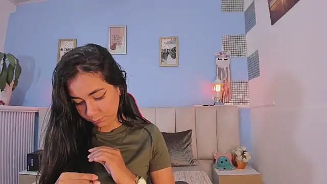 lyzzi smith01 online show from January 28, 2025, 2:21 am