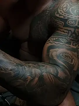 moody1996- online show from October 28, 2025, 3:32 am