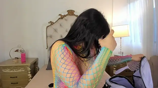 Victoria vallejo  online show from April 9, 2026, 11:48 am