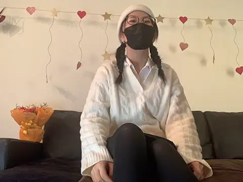 Snapshot of Angels1-2-3-4-5 chatting on February 4, 2025, 1:06 pm Angels1-2-3-4-5 online show from February 4, 2025, 1:06 pm