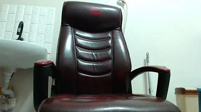 Snapshot of hardbigcock16 chatting on December 21, 2024, 8:07 am hardbigcock16 online show from December 21, 2024, 8:07 am