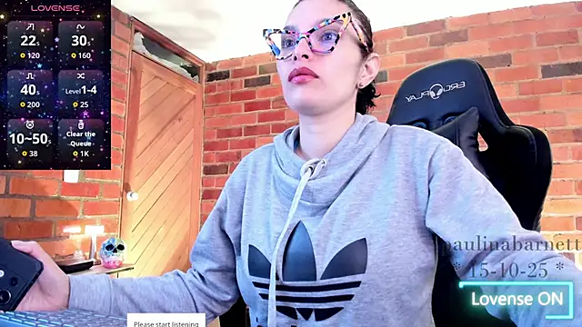 Snapshot of paulinabarnett- chatting on October 15, 2025, 2:50 pm paulinabarnett- online show from October 15, 2025, 2:50 pm