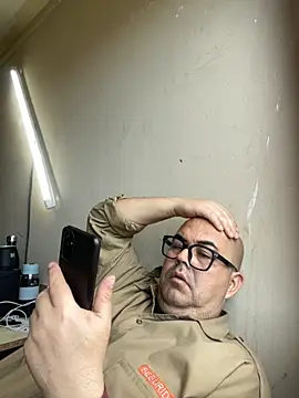 Snapshot of SoloHernan chatting on November 1, 2025, 2:30 pm SoloHernan online show from November 1, 2025, 2:30 pm