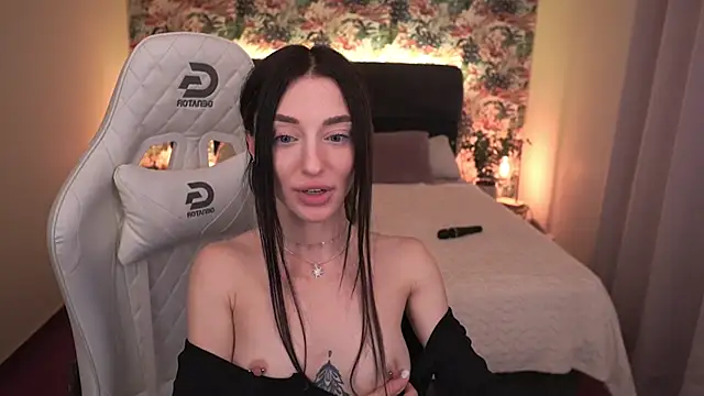 Alice Arwen online show from March 17, 2025, 1:50 pm