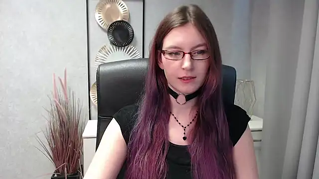 Snapshot of emmaxDelight chatting on December 12, 2024, 10:24 am emmaxDelight online show from December 12, 2024, 10:24 am