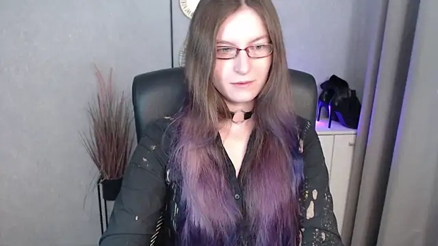 Snapshot of emmaxDelight chatting on October 7, 2025, 5:37 am emmaxDelight online show from October 7, 2025, 5:37 am