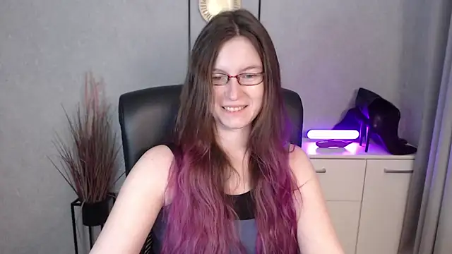 emmaxDelight online show from December 23, 2025, 6:22 am