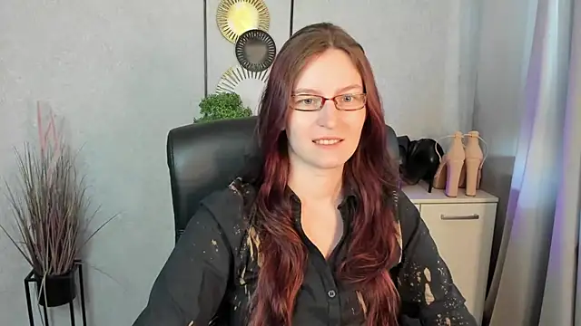 Snapshot of emmaxDelight chatting on June 26, 2026, 5:45 am emmaxDelight online show from June 26, 2026, 5:45 am