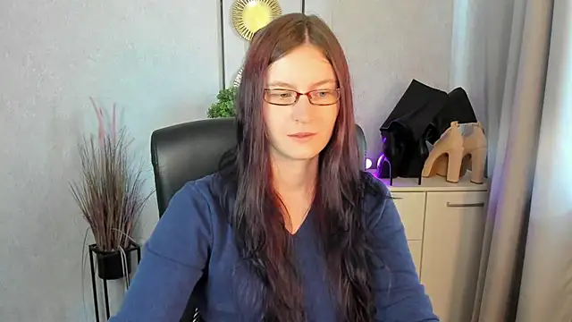 Snapshot of emmaxDelight chatting on July 14, 2026, 5:23 am emmaxDelight online show from July 14, 2026, 5:23 am